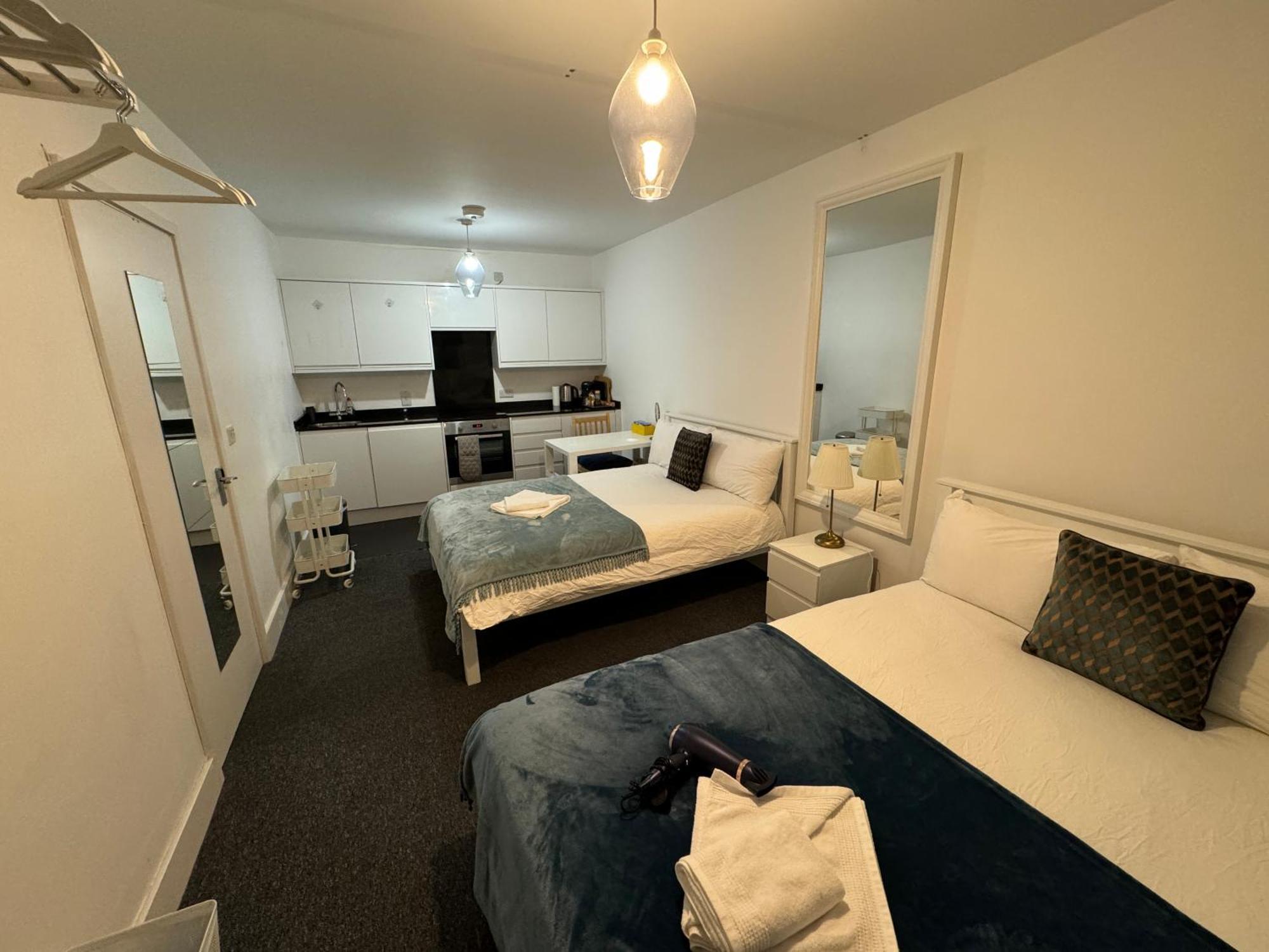 Cosmopolitan Comfort Private Bedrooms In Euston 106 Лондон Екстериор снимка