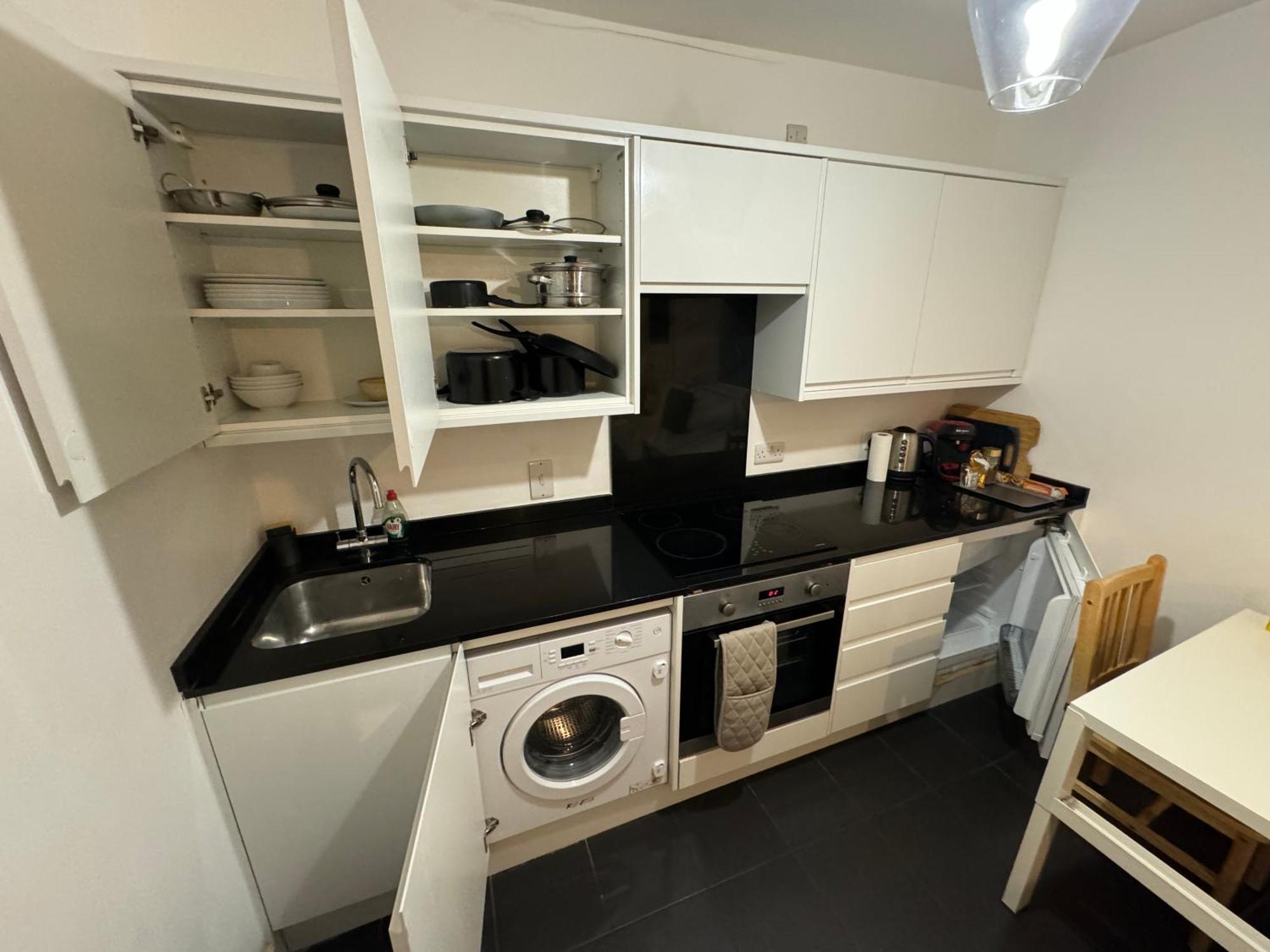 Cosmopolitan Comfort Private Bedrooms In Euston 106 Лондон Екстериор снимка