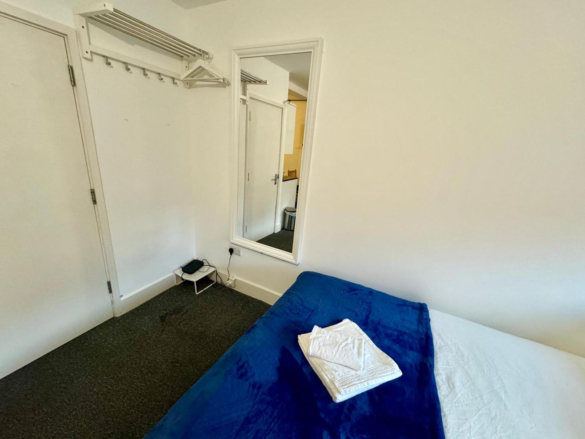 Cosmopolitan Comfort Private Bedrooms In Euston 106 Лондон Екстериор снимка